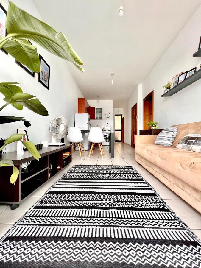 F8 1 Seaview Room, Living And Bathroom Shared , Stjulians Saint Julian's Екстер'єр фото