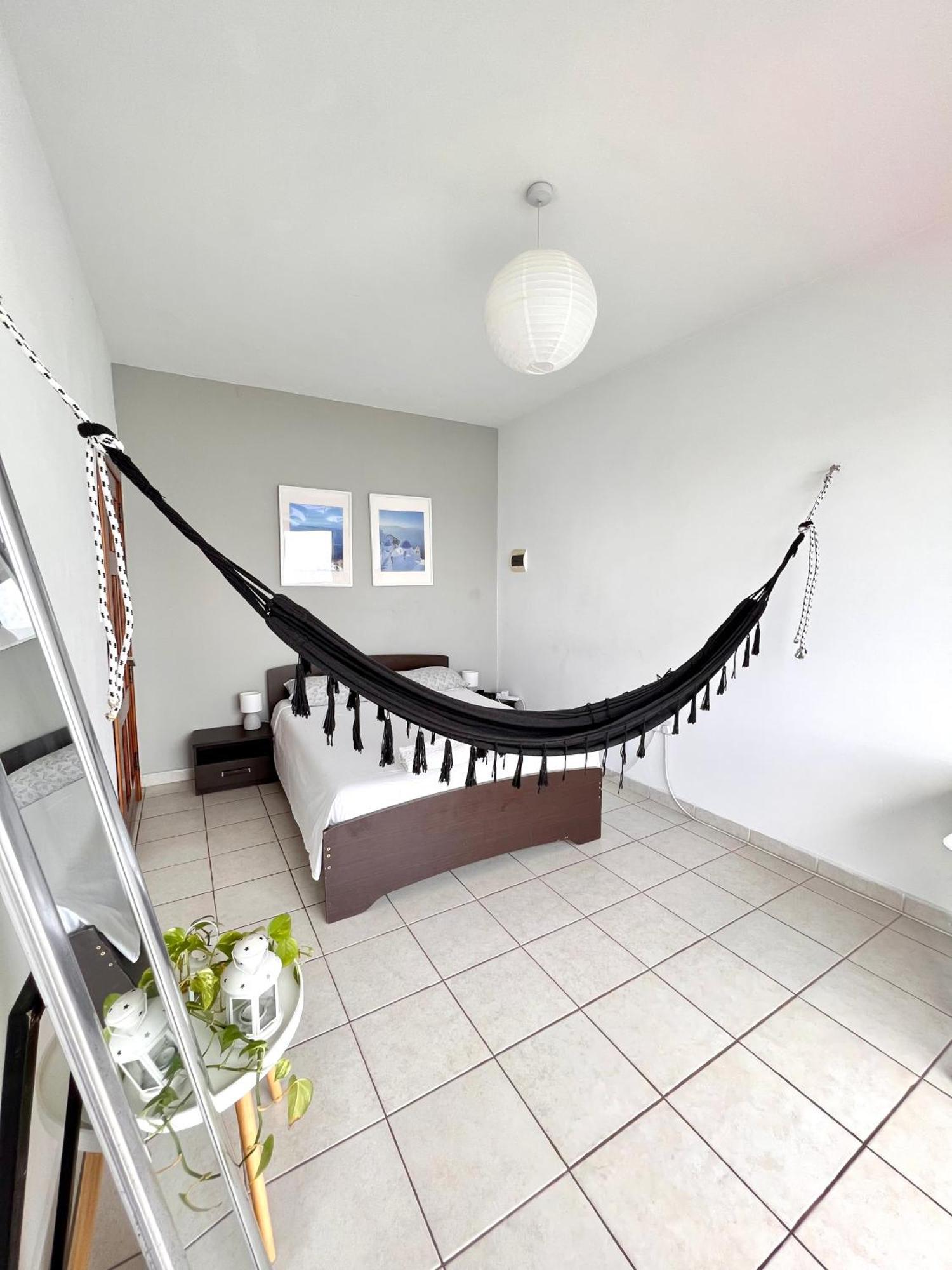 F8 1 Seaview Room, Living And Bathroom Shared , Stjulians Saint Julian's Екстер'єр фото